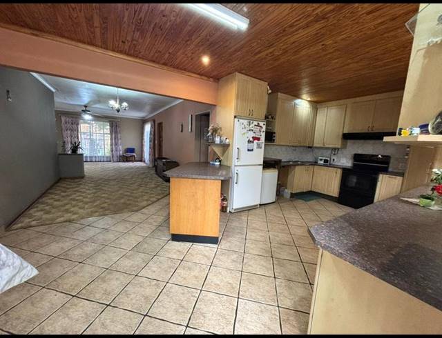 3 BEDROOM HOUSE FOR SALE IN SOPHIATOWN